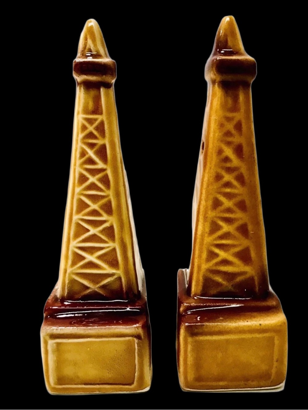 Vintage 1970’s MCM Texas Souvenir Tower Ceramic Salt & Pepper Shaker Set - Picture 3 of 8